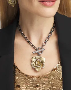 Fashion Pavé Brass Flower Pendant Necklace Necklaces