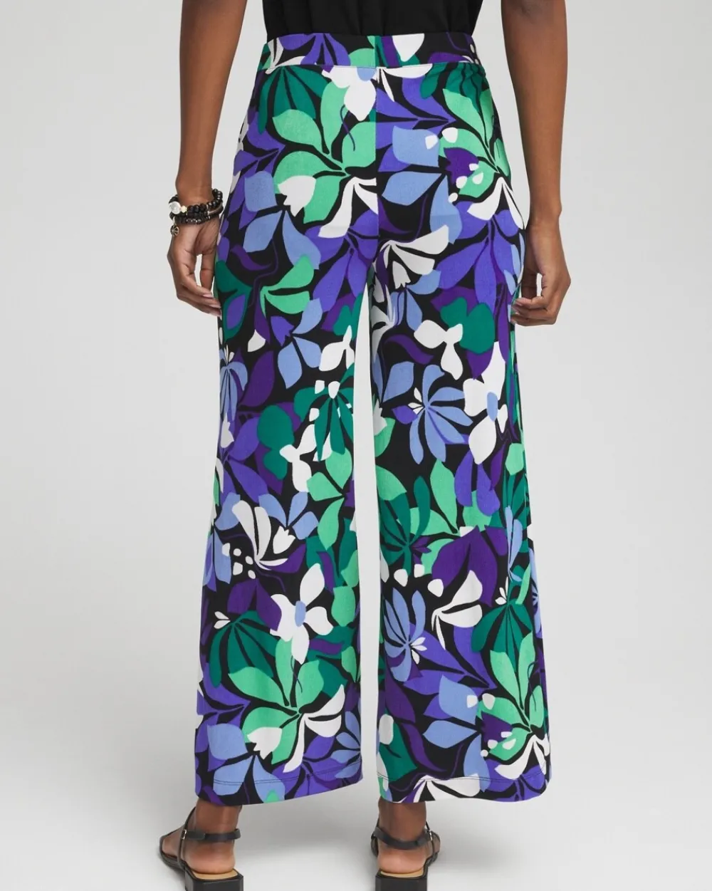 Discount Travelers™ Floral Cropped Pants Pants